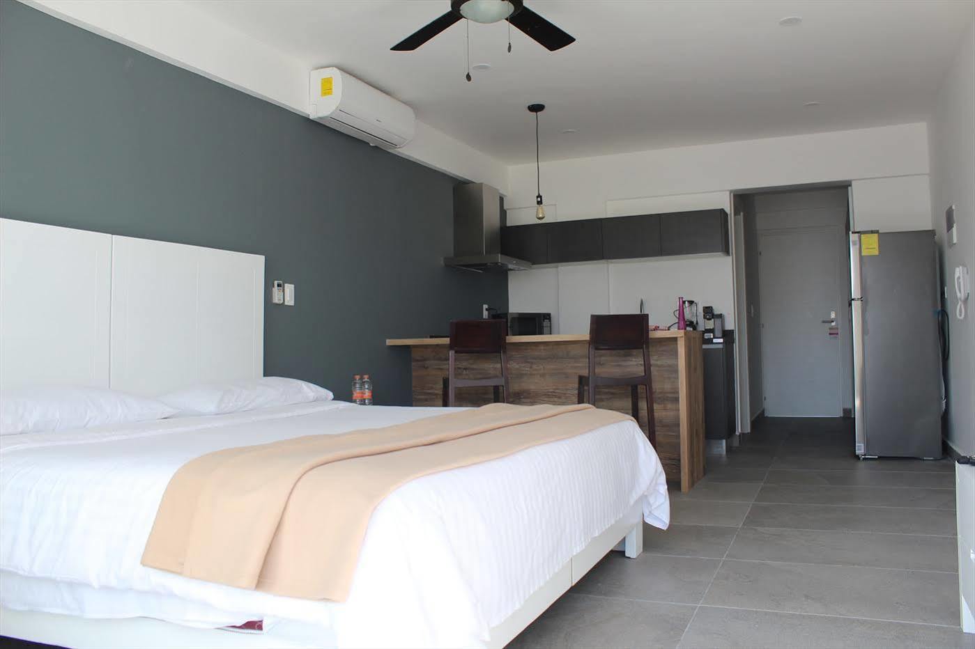 Studio 30 Condhotel By Nah Hotels Плая дел Кармен Екстериор снимка